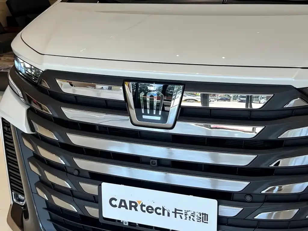 Toyota Vellfire — фото 7