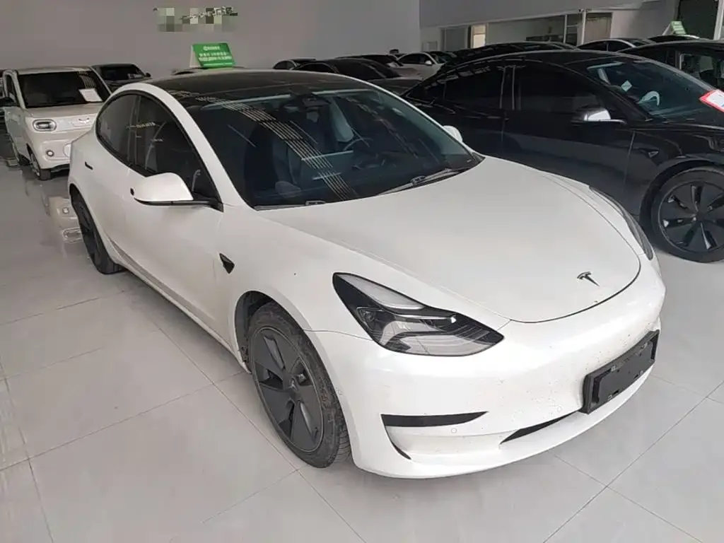 Tesla Model 3 — фото 3