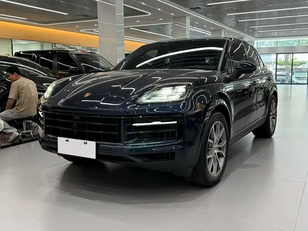 Porsche Cayenne — фото 1