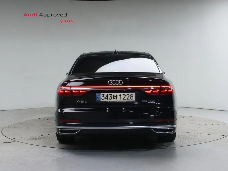 Audi A8 — фото 3
