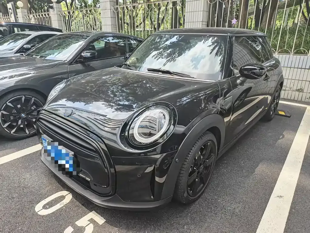 MINI Cooper (3-door) — фото 1