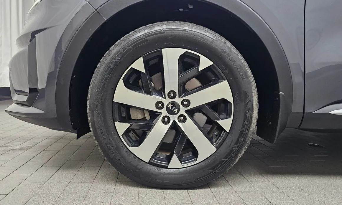 Kia Sorento — фото 6