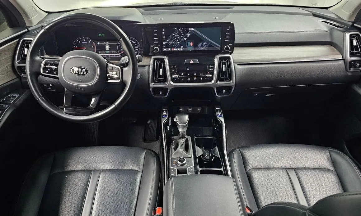 Kia Sorento — фото 7