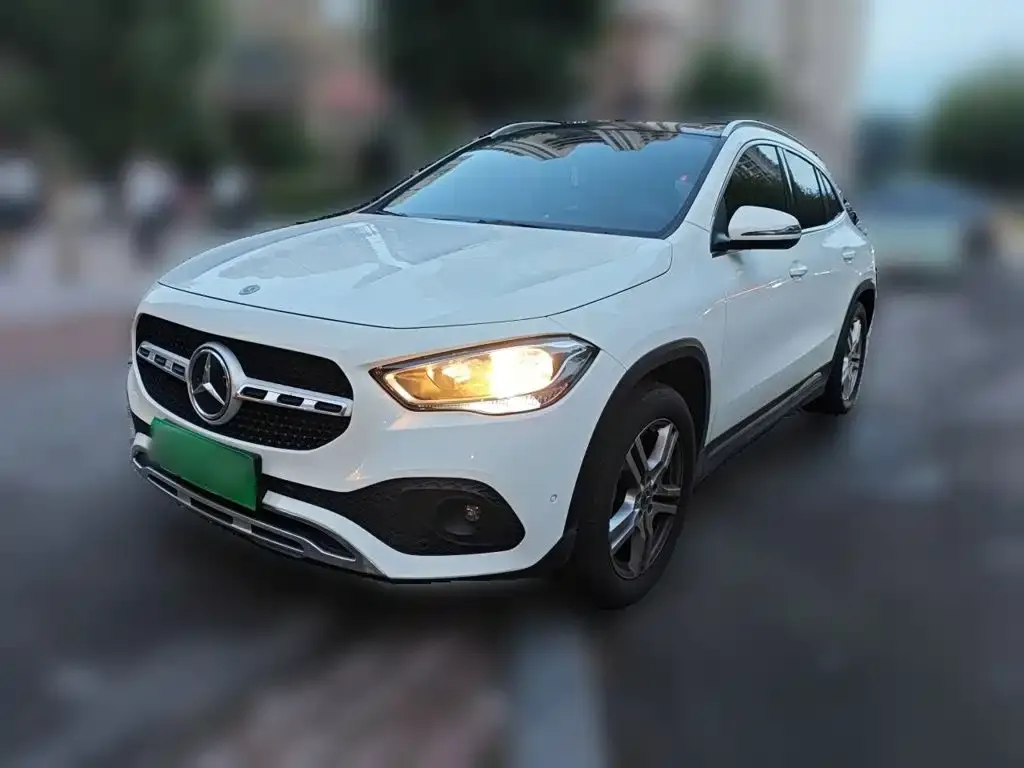 Mercedes-Benz GLA — фото 1