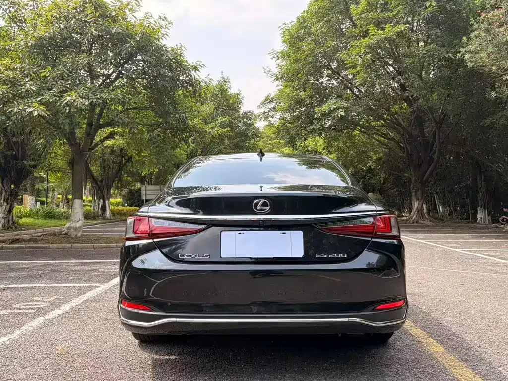 Lexus ES — фото 4