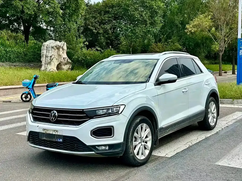 Volkswagen T-Roc — фото 1