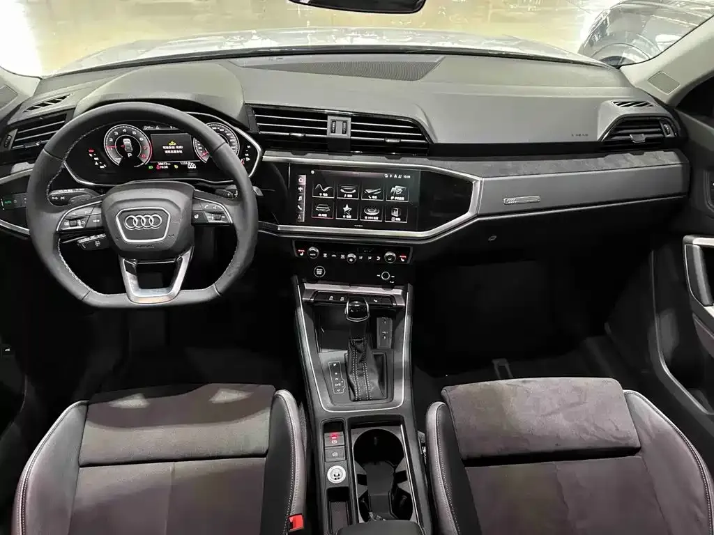 Audi Q3 — фото 10