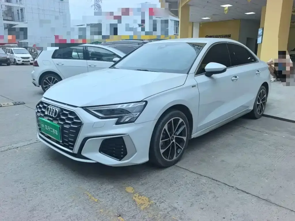Audi A3 — фото 1