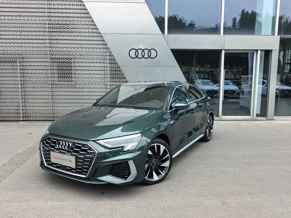 Audi A3 — фото 1