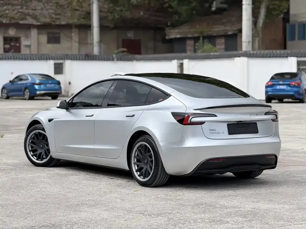 Tesla Model 3 — фото 2