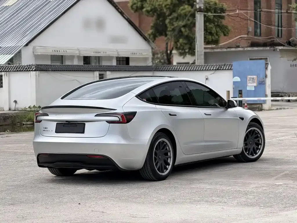 Tesla Model 3 — фото 6