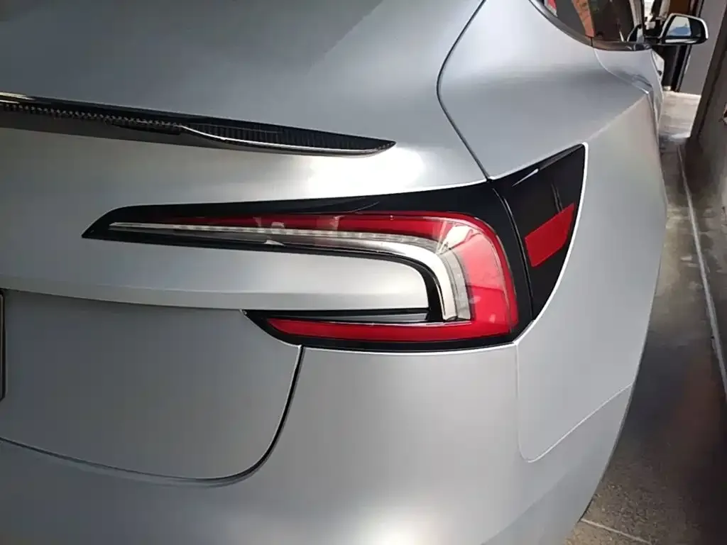 Tesla Model 3 — фото 3