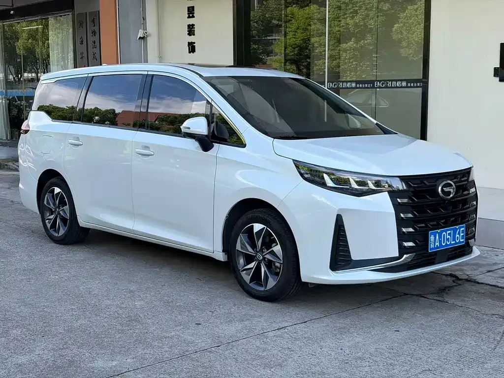 GAC Motor Trumpchi M6 — фото 10