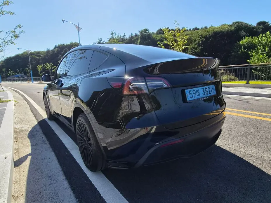 Tesla Model Y — фото 7