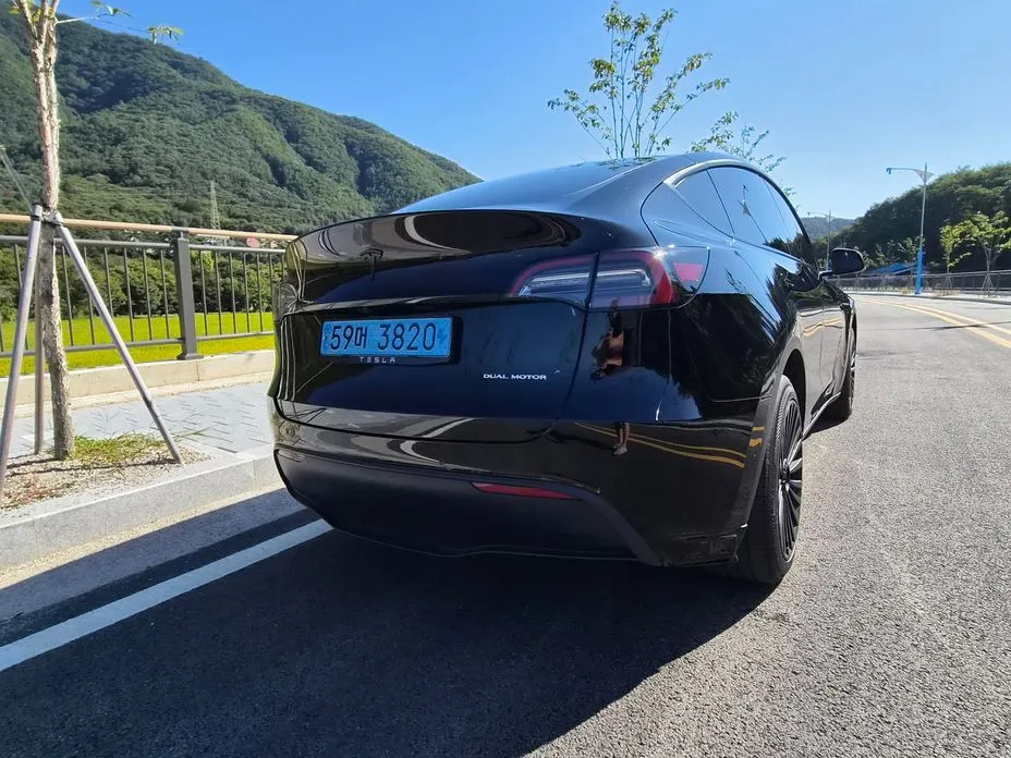 Tesla Model Y — фото 6