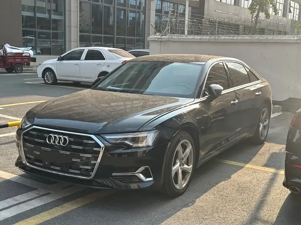 Audi A6L — фото 1