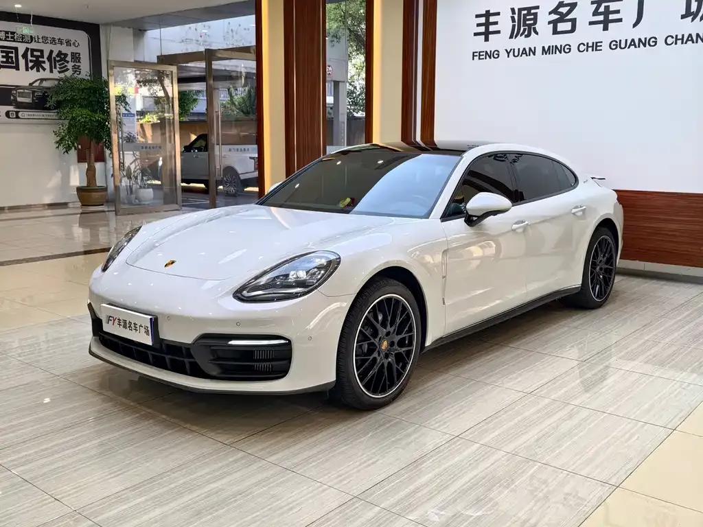 Porsche Panamera — фото 1
