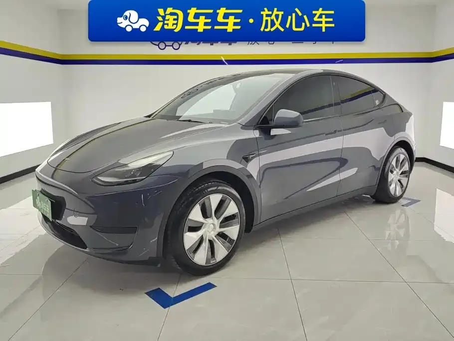 Tesla Model Y — фото 1