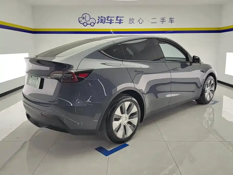 Tesla Model Y — фото 8