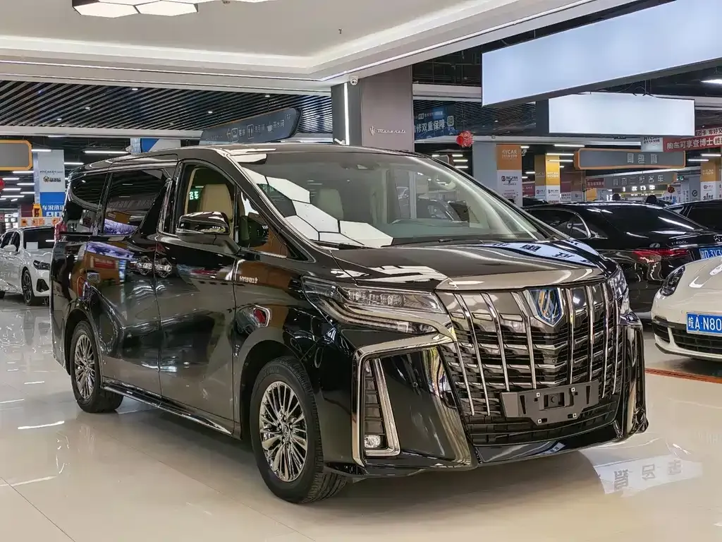 Toyota Alphard — фото 3