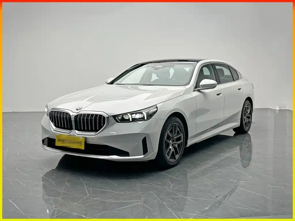 BMW 5 Series — фото 1