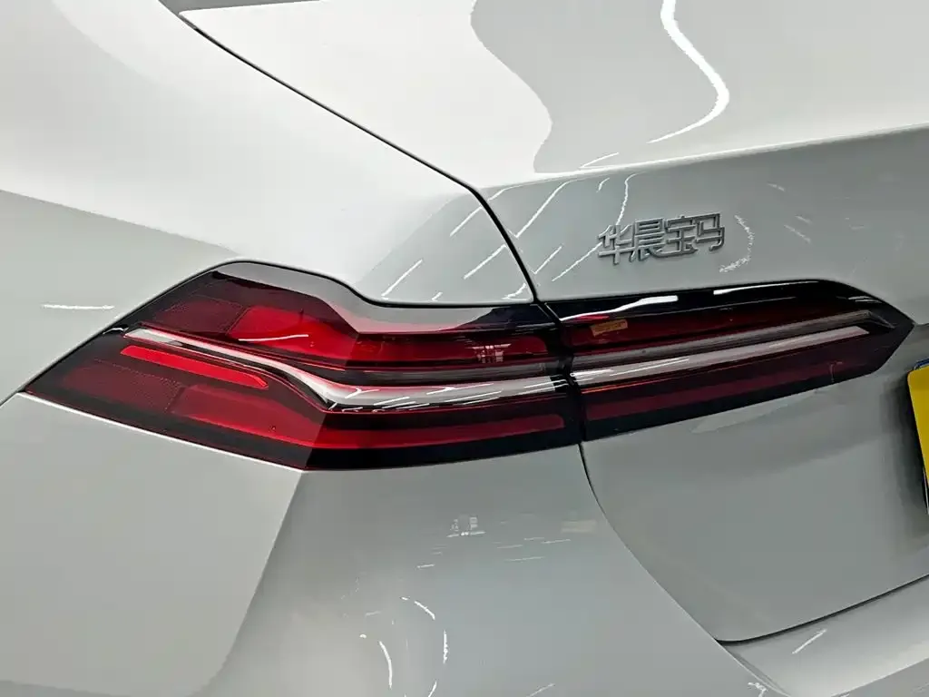 BMW 5 Series — фото 4