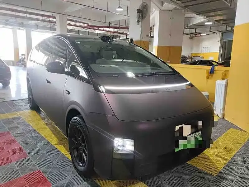 Li Auto MEGA — фото 4