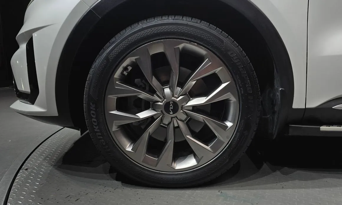 Kia Sorento — фото 9