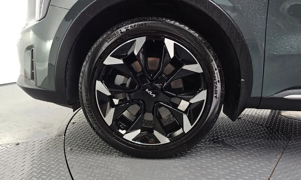 Kia Sorento — фото 7