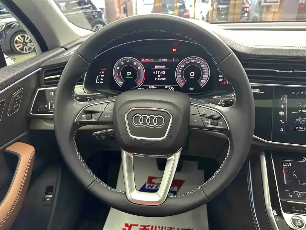 Audi Q7 — фото 9