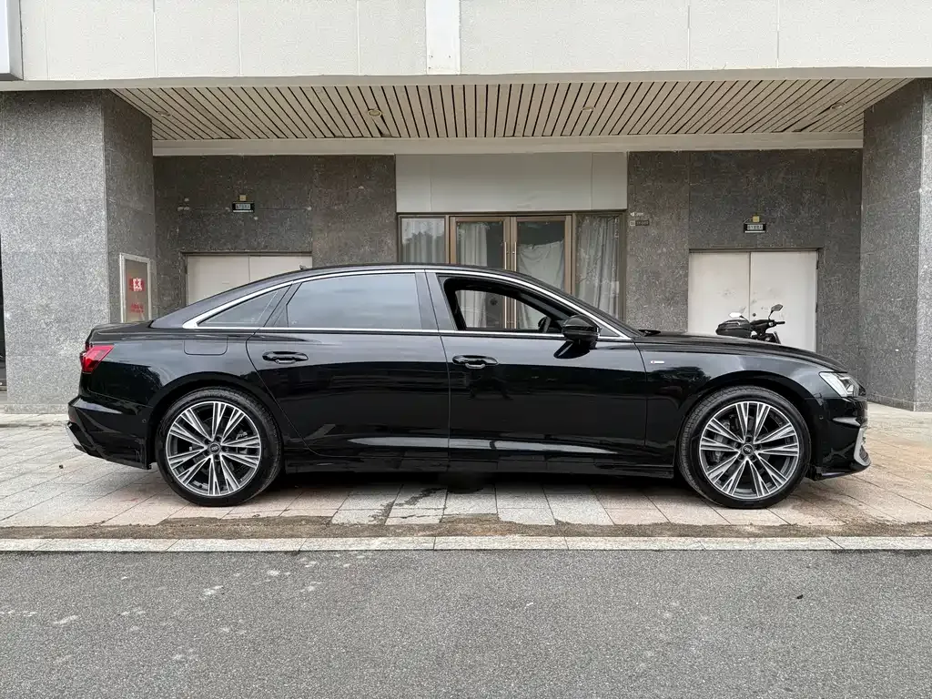 Audi A6L — фото 5