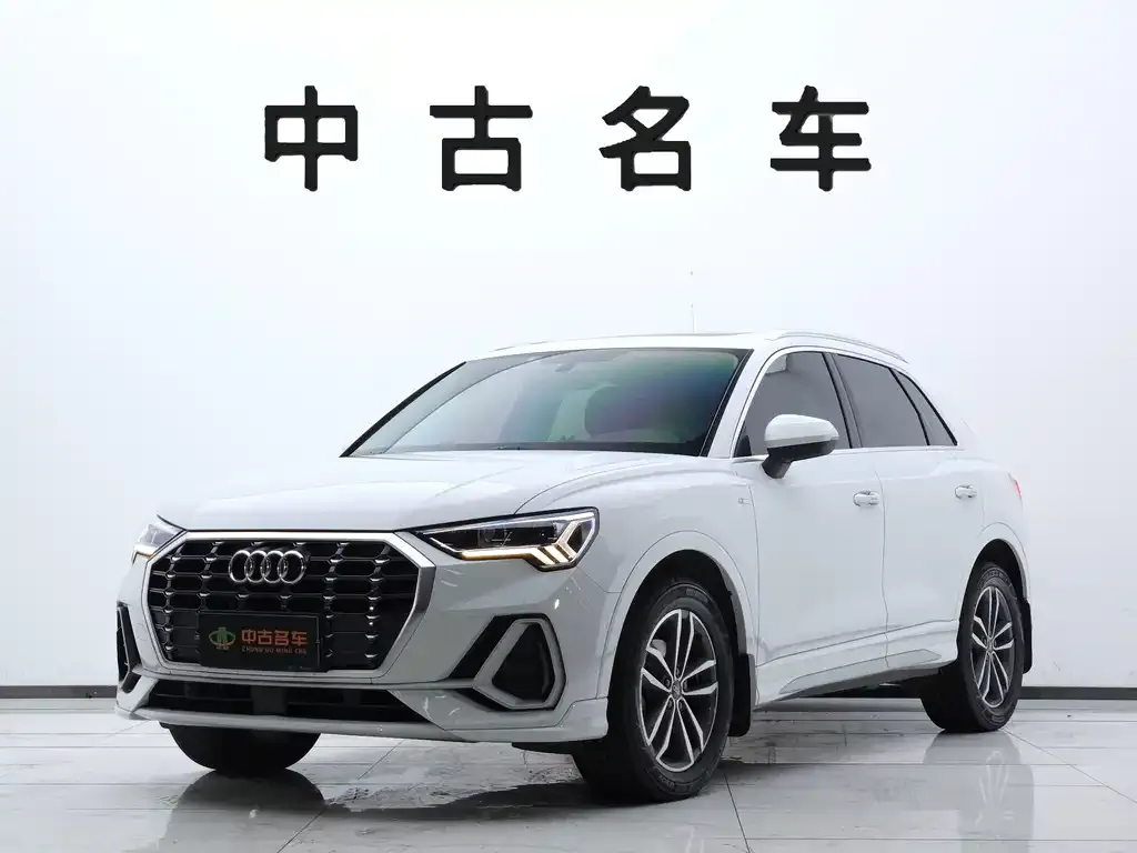 Audi Q3 — фото 1