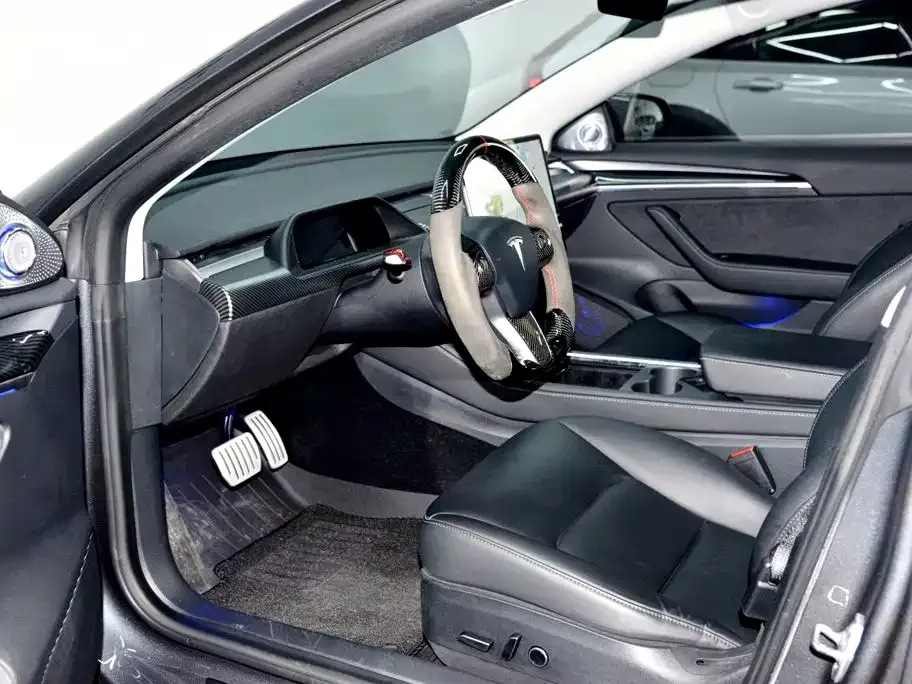 Tesla Model 3 — фото 10
