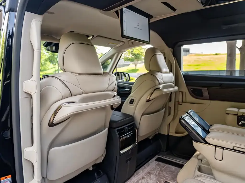 Toyota Vellfire — фото 4