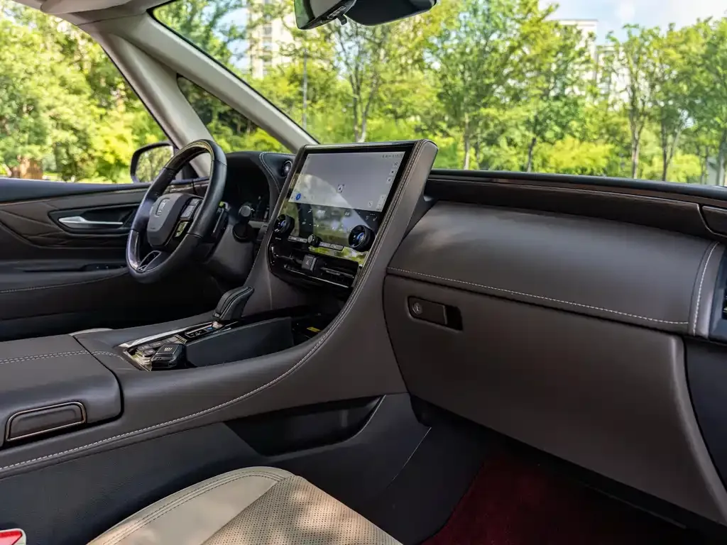 Toyota Vellfire — фото 9