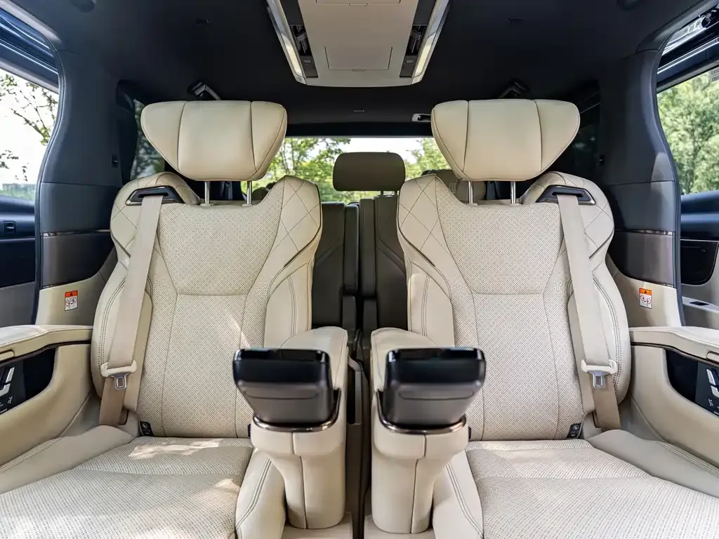 Toyota Vellfire — фото 3