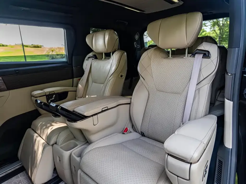 Toyota Vellfire — фото 2
