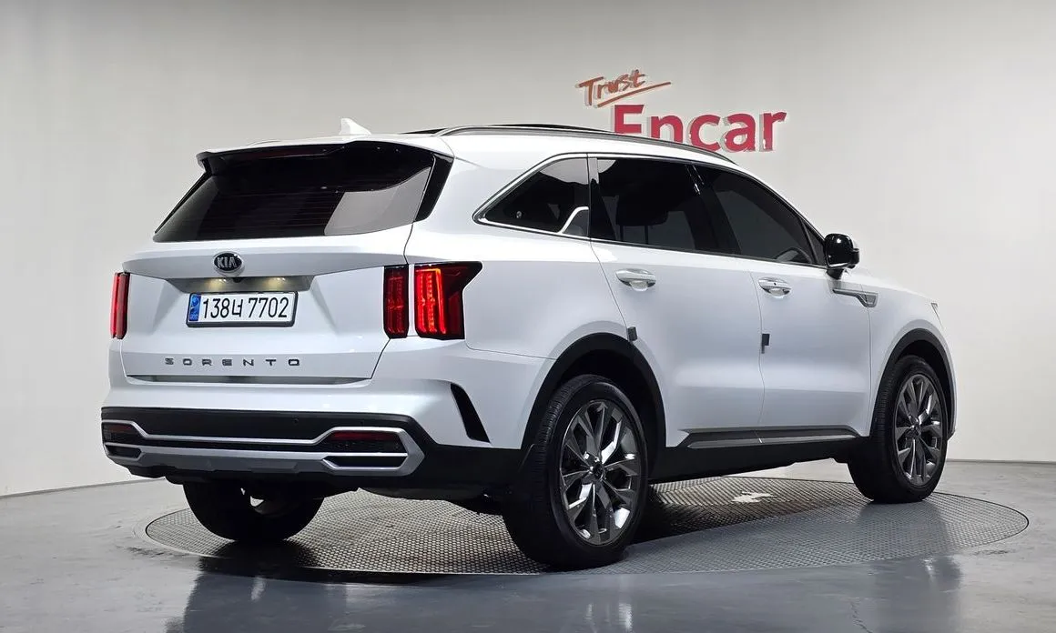 Kia Sorento — фото 7