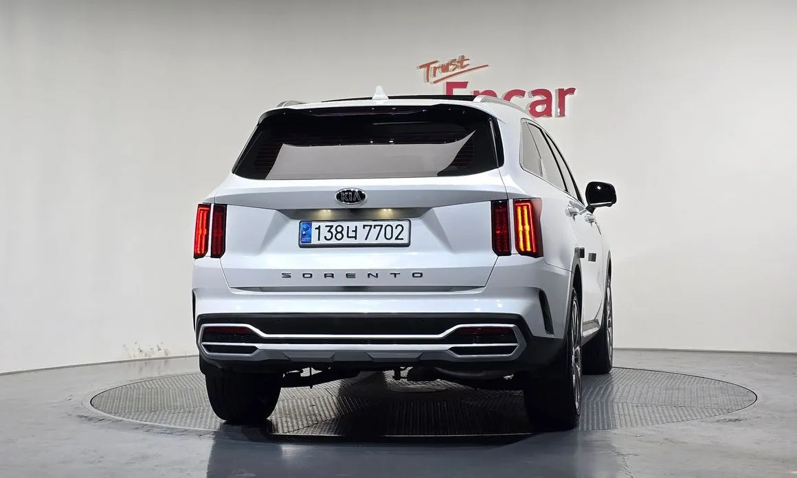 Kia Sorento — фото 8