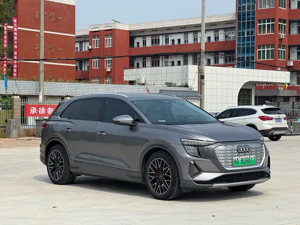 Audi Q5 e-tron — фото 4