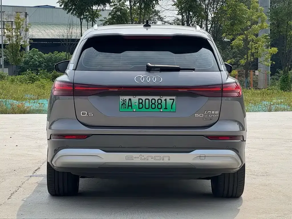 Audi Q5 e-tron — фото 9