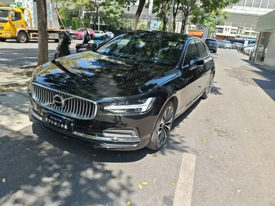 Volvo S90 — фото 1