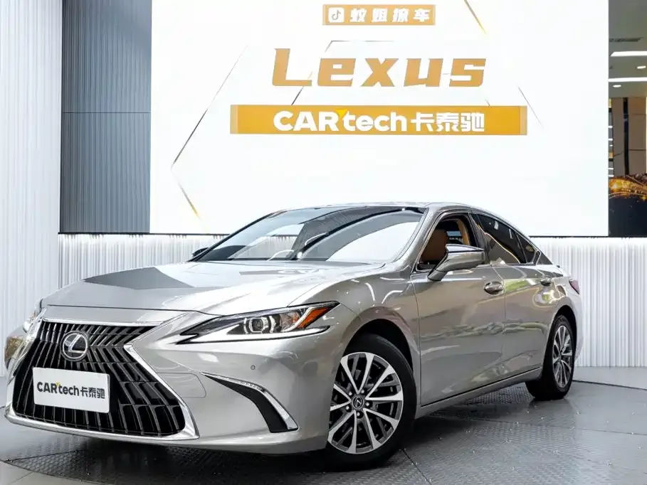 Lexus ES — фото 10