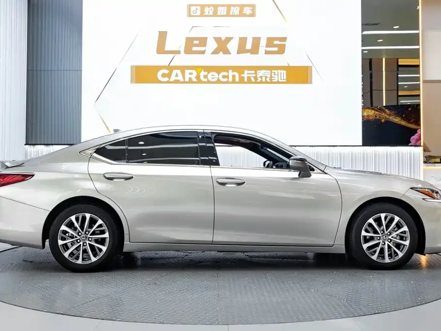 Lexus ES — фото 7