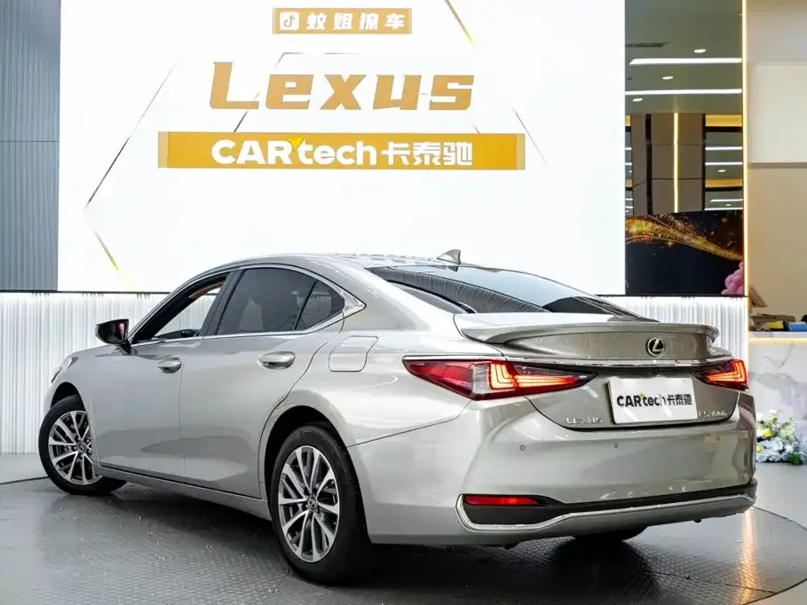 Lexus ES — фото 3