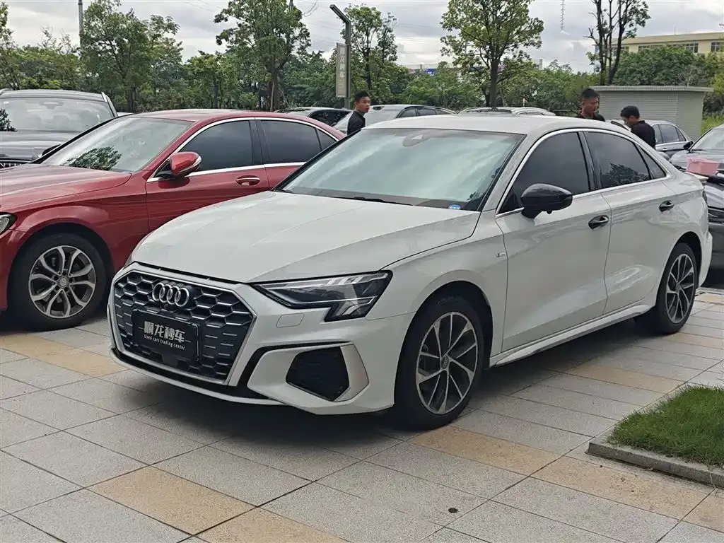 Audi A3 — фото 1