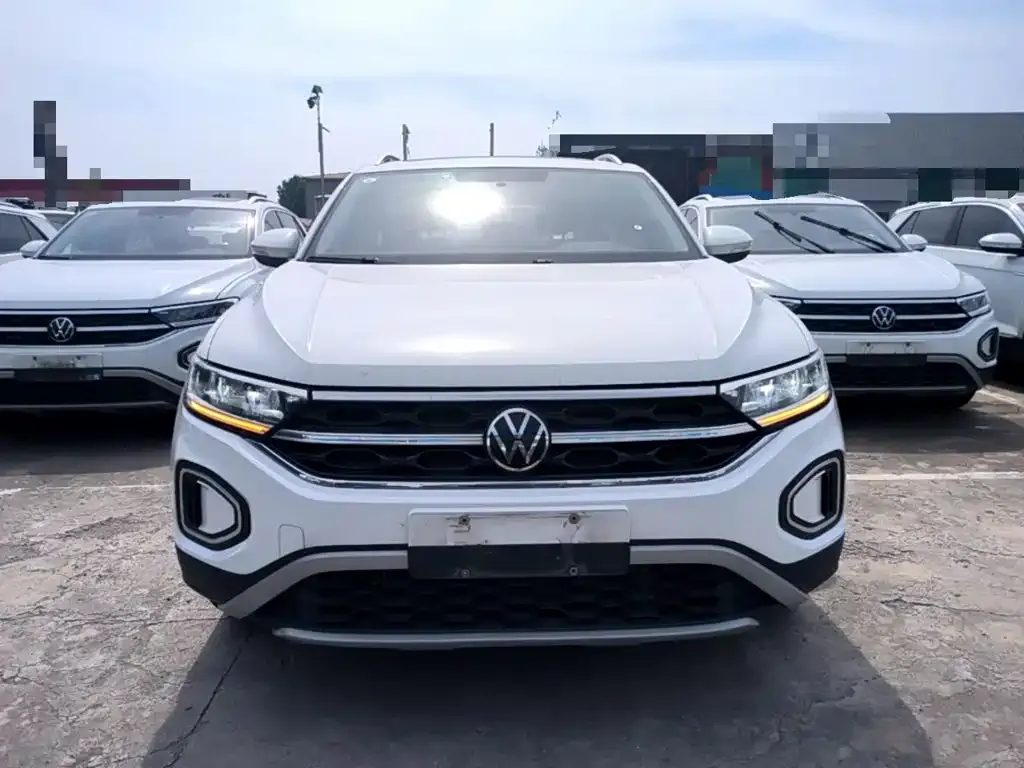 Volkswagen T-Roc — фото 10