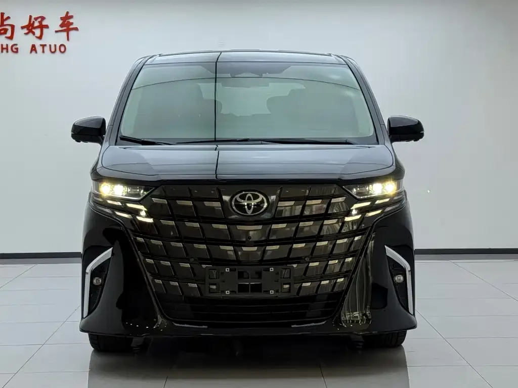 Toyota Alphard — фото 2