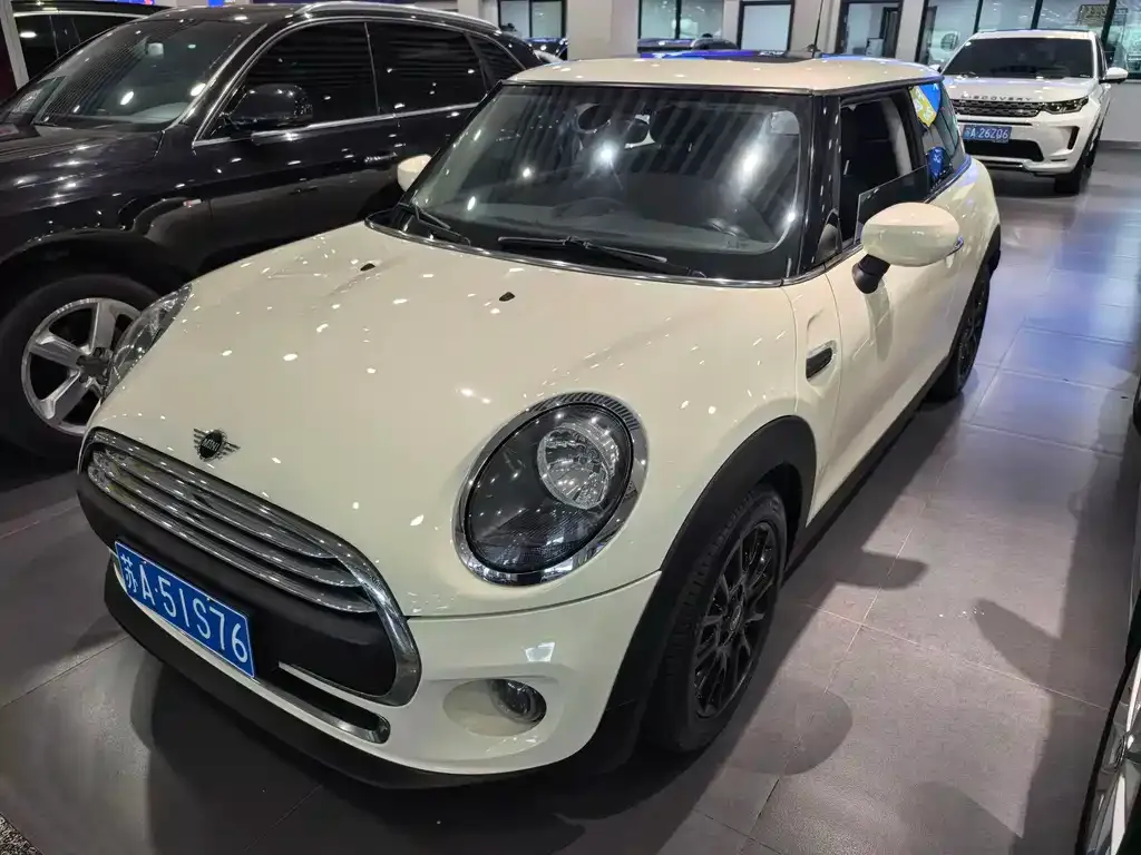 MINI Cooper (3-door) — фото 1