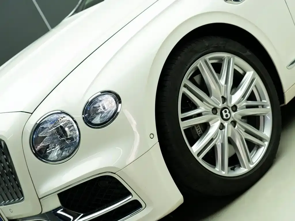 Bentley Flying Spur — фото 7